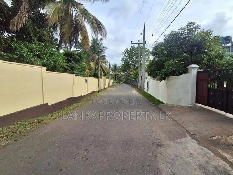 Valuable Residential Land for Sale at Yakkala