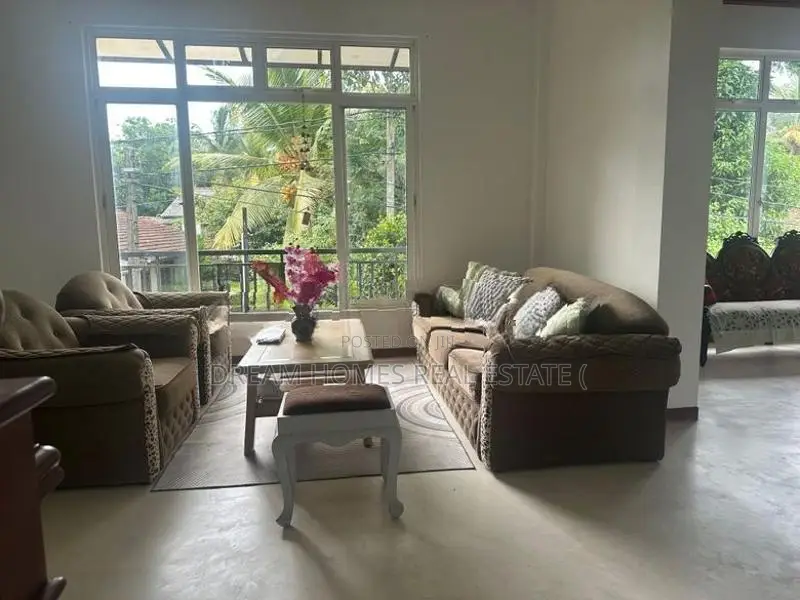 13.9 Perches 4 Bedrooms House For Sale Athurugiriya Korathota