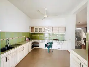 Elegant Two-Storey Family Home with Swimming Pool – Pelawatte
