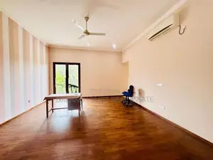 Elegant Two-Storey Family Home with Swimming Pool – Pelawatte