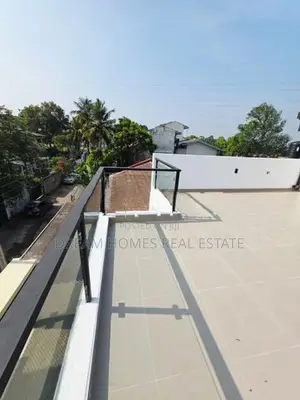 Modern 4 Bedroom House Near Pelawatte Junction