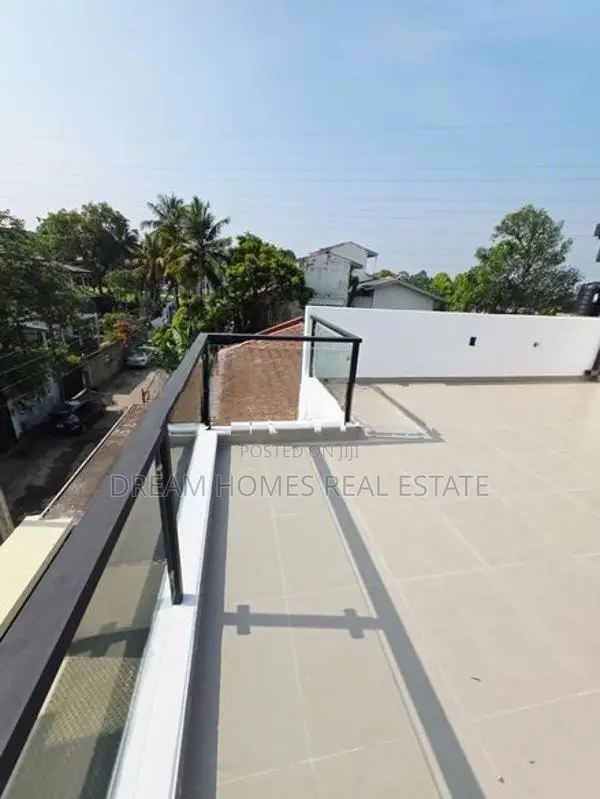 Modern 4 Bedroom House Near Pelawatte Junction