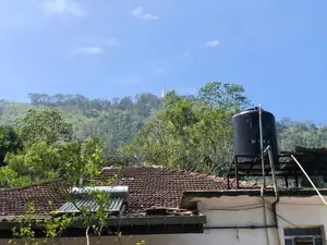 Spacious House for Sale – Ambuluwawa