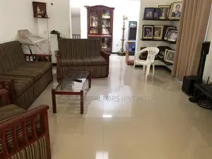 Spacious House for Sale – Ambuluwawa