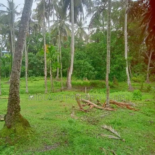 පර්චස් 250 ඉඩමක් නිවසක් සමග මිනුවන්ගොඩ