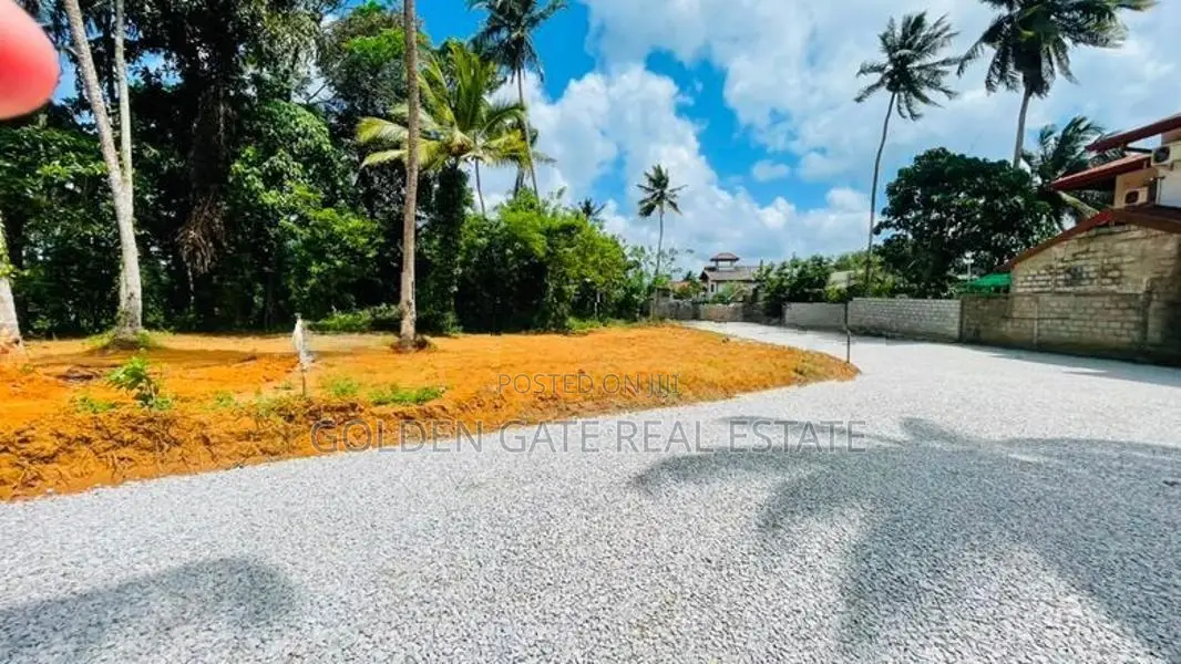 ගම්පහ මහා නගර සභා සීමාවෙන් ඉඩමක්