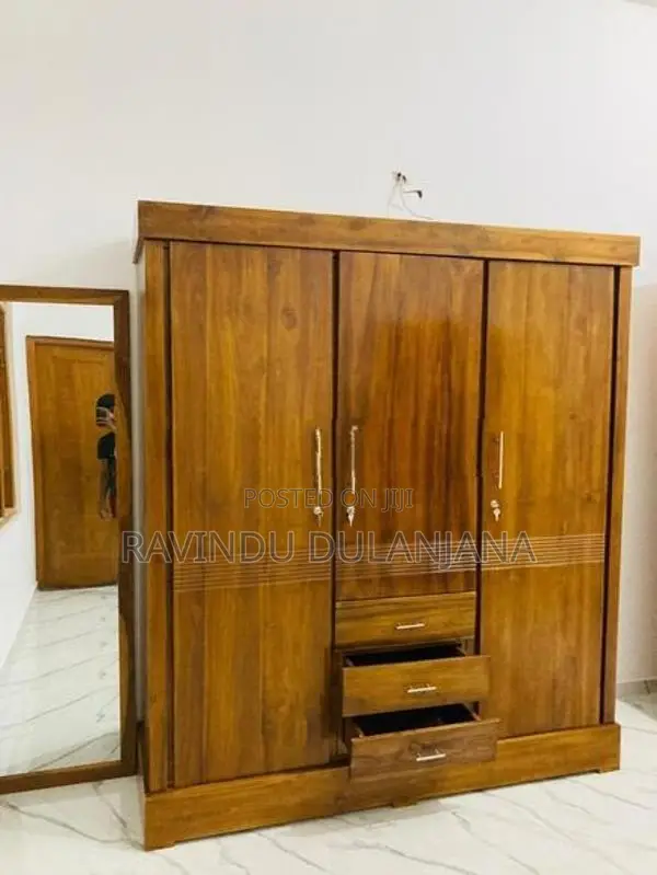 Teak Almari 3 Door