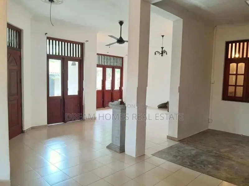 4 Bed 2 Storey House for Rent Battaramulla