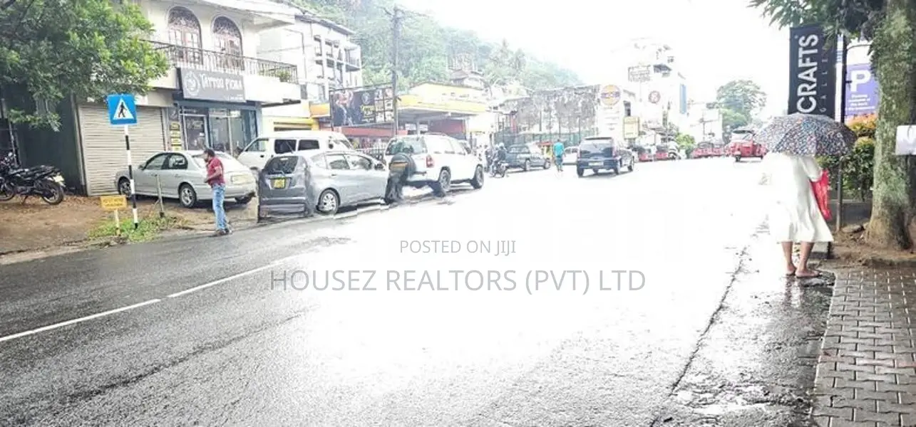 Prime Commercial Land for Sale – Peradeniya