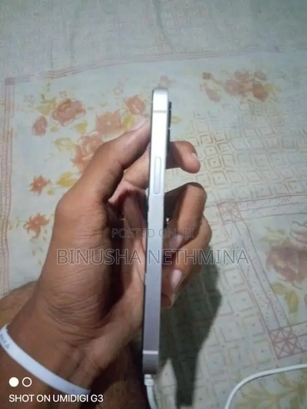 Apple iPhone 12 (Used)