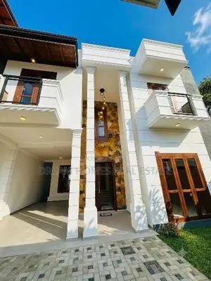 Super Luxury Gated New House Boralesgamuwa