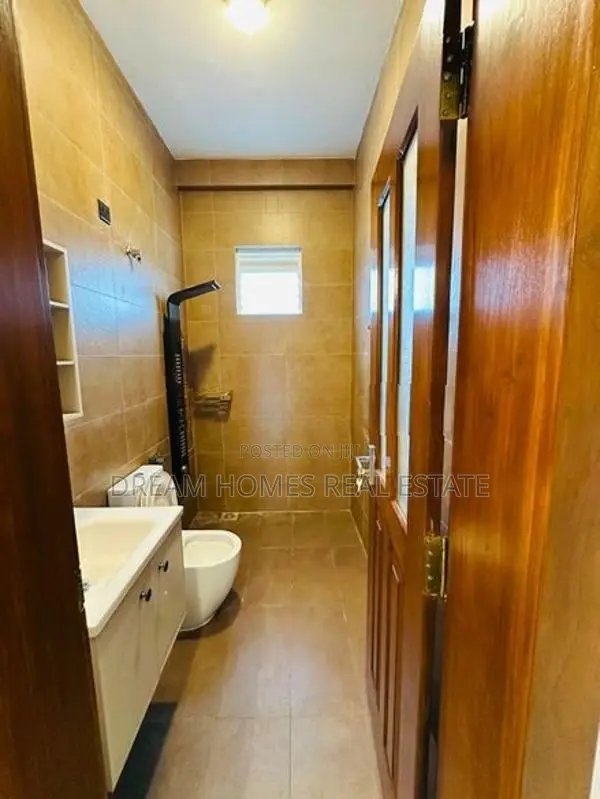 Super Luxury Gated New House Boralesgamuwa
