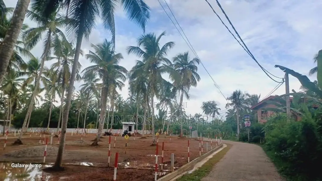 නුවර පාරට සමීපව යක්කලින් ඉඩමක්