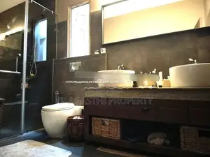 Luxury House for Sale in Colombo 5 with Furnitured