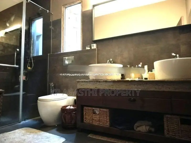 Luxury House for Sale in Colombo 5 with Furnitured