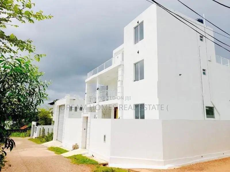 Brand-New Luxury 3-Storey House for Sale – Kadana
