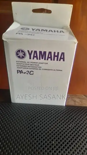 Yamaha PSR F52 Keyboard