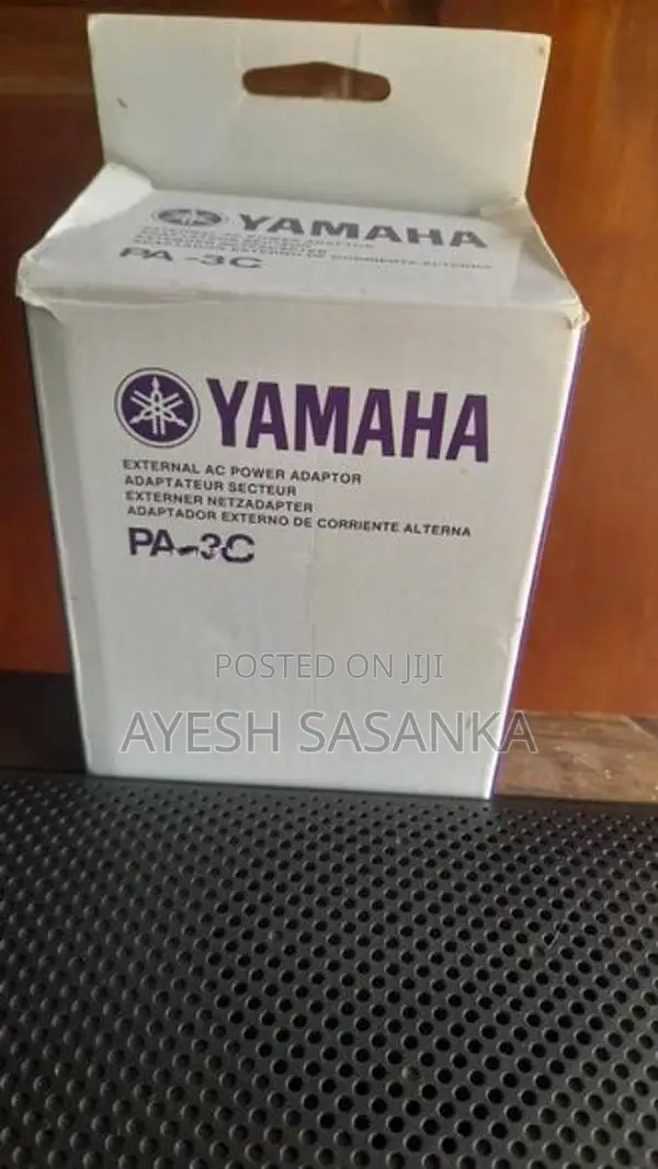 Yamaha PSR F52 Keyboard