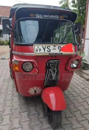 Bajaj RE 205 Three Wheel 2011