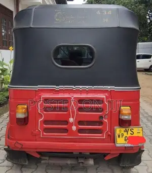 Bajaj RE 205 Three Wheel 2011