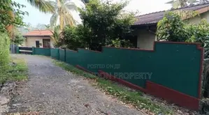 Comfortable Home with Spacious Land for Sale in Kahathuduwa!