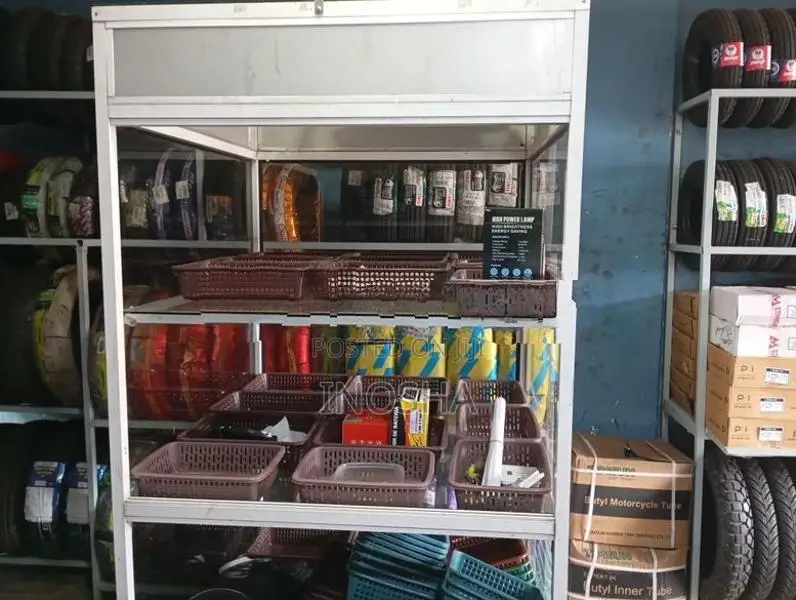 Glass showcase
