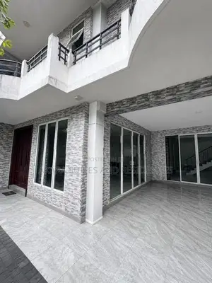 13 Perches - Unfurnished House for Sale HL53341- Colombo