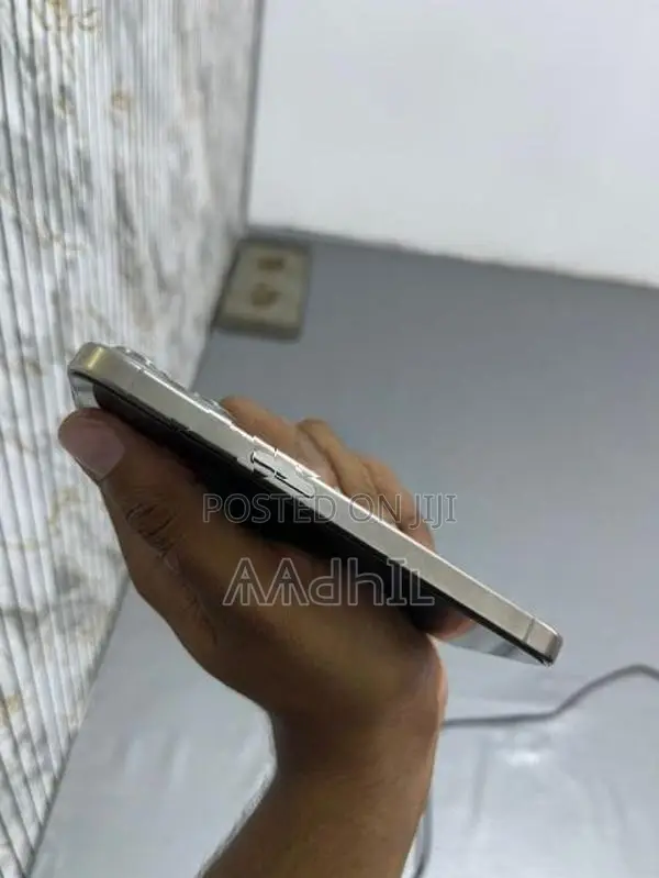 Apple iPhone 15 Pro 1TB (Used)