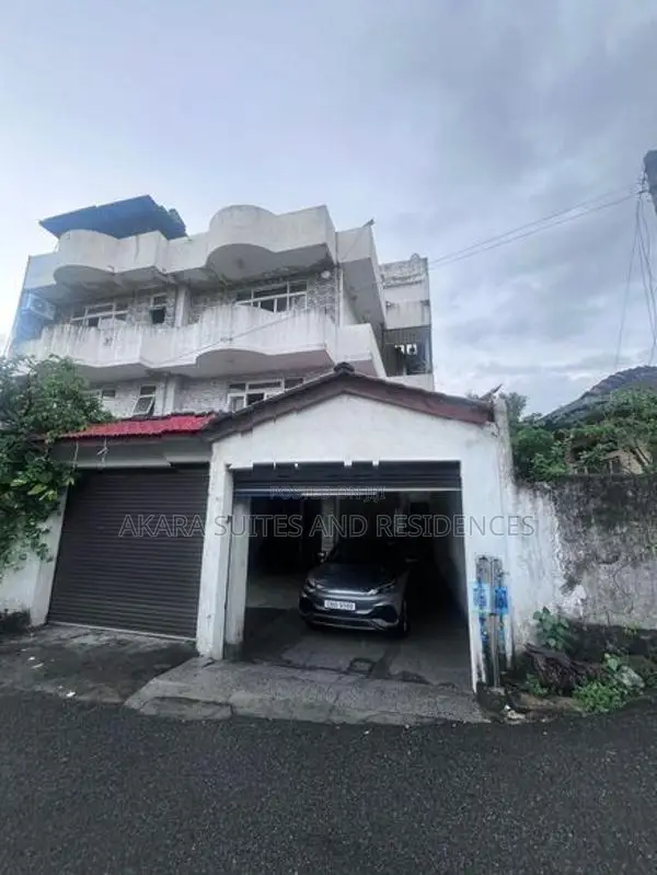 13 Perches - Unfurnished House for Sale HL53341- Colombo