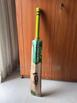 Kookaburra Kahuna Cricket Bat