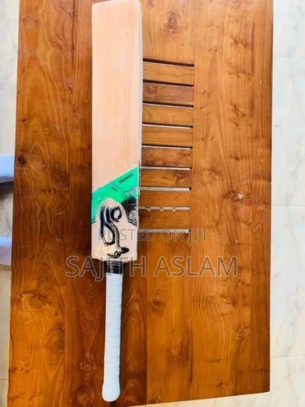 Kookaburra Kahuna Cricket Bat