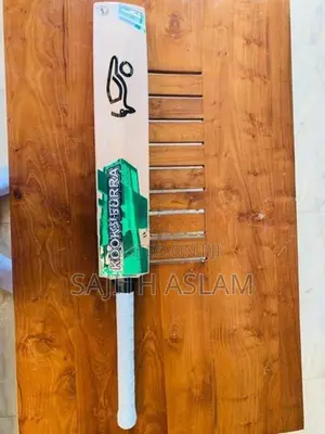Kookaburra Kahuna Cricket Bat