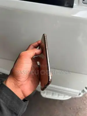 Apple iPhone XS (Used)