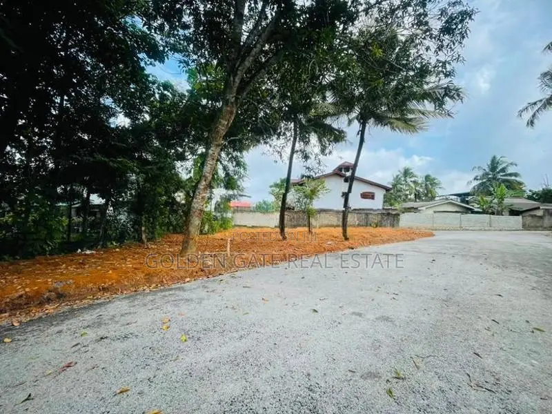 Yakkala Perfect Residential Land for Sale Just 500m to Kandy Road