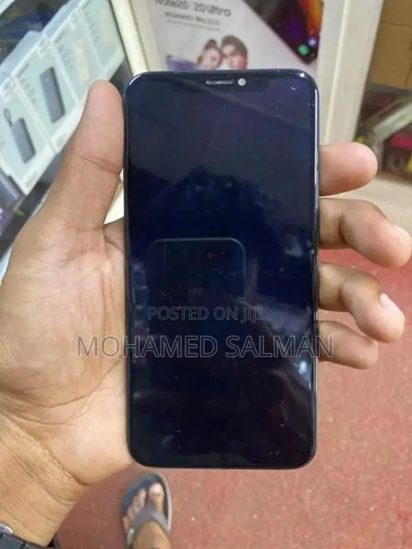 Apple iPhone XS (Used)