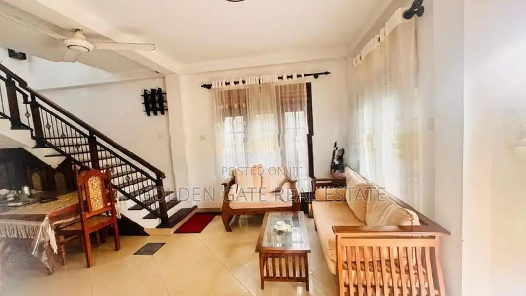 Kadawatha Two Storey Elegant House for Sale