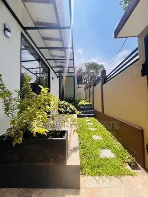 Beautiful Luxury Living In Kesbewa