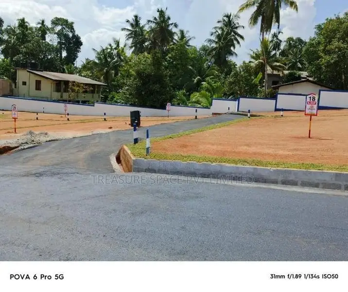 Land for Sale at Athurugiriya ,malabe