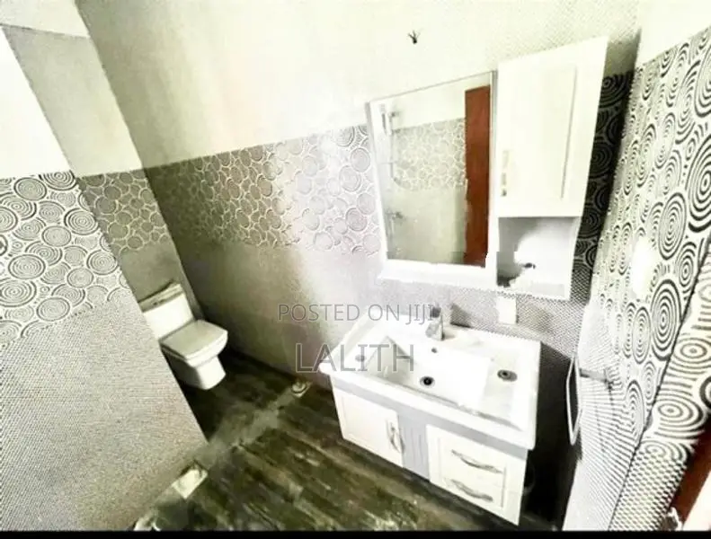 Sale for Luxury 6-Bedroom Home with Mountain Views | Primrose, Kandy
