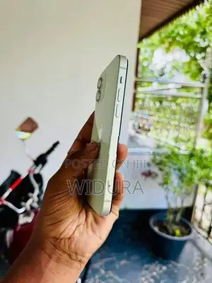 Apple iPhone 12 (Used)