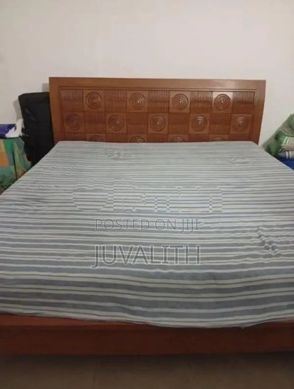 7X7 Bed with Mattress