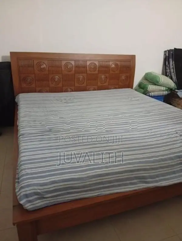 7X7 Bed with Mattress