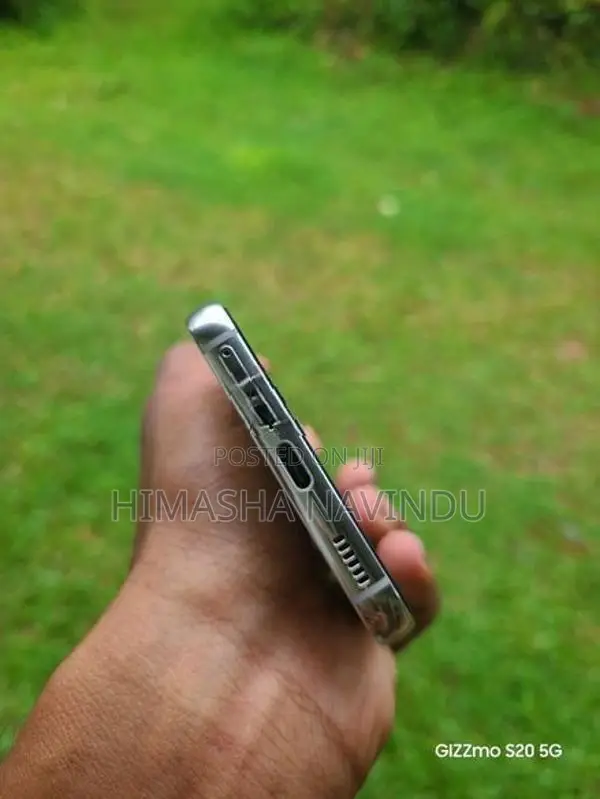 Samsung Galaxy S22 (Used)