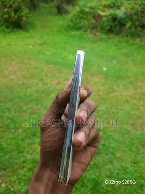 Samsung Galaxy S22 (Used)