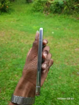 Samsung Galaxy S22 (Used)