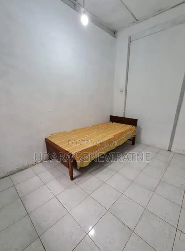 Room For Rent In Borella