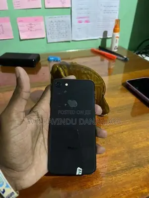 Apple iPhone 8 (Used)