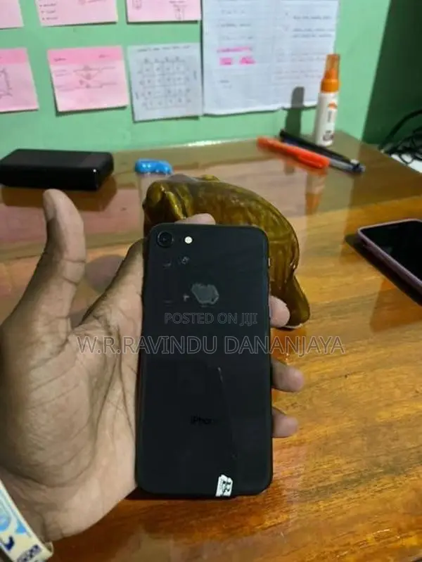 Apple iPhone 8 (Used)