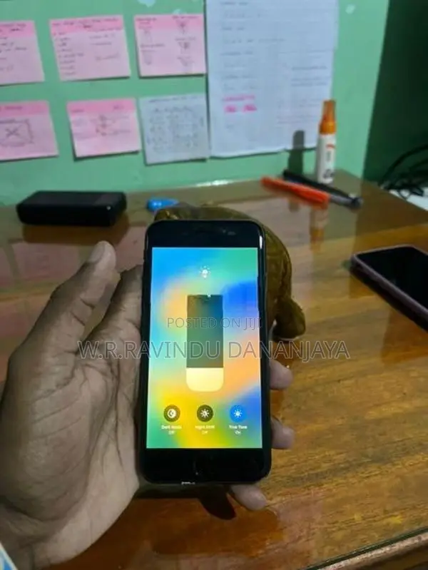 Apple iPhone 8 (Used)