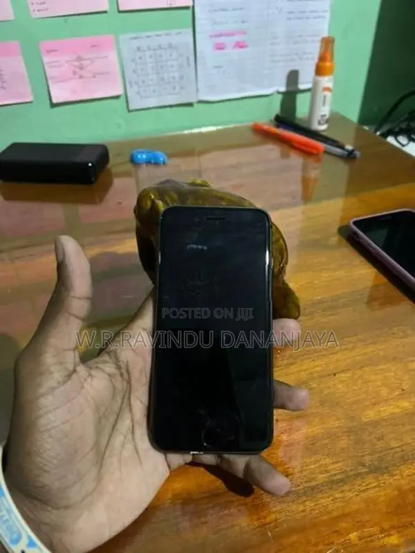Apple iPhone 8 (Used)